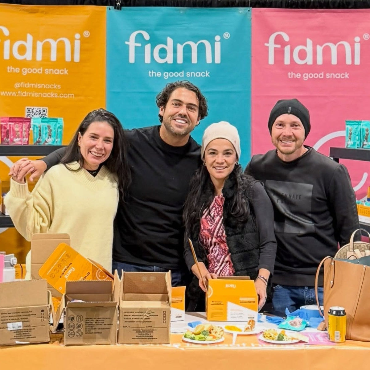 El equipo de Fidmi en una feria